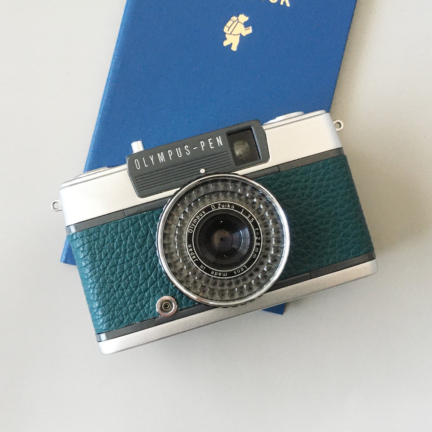 Vintage Film Camera Olympus PEN EE-2 35mm | Deep Green