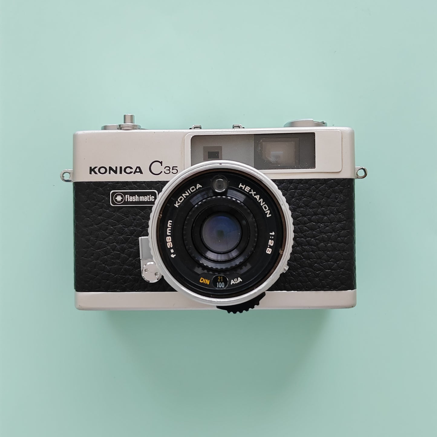 Vintage 35mm Film Camera KONICA C35 | Jet Black Leather