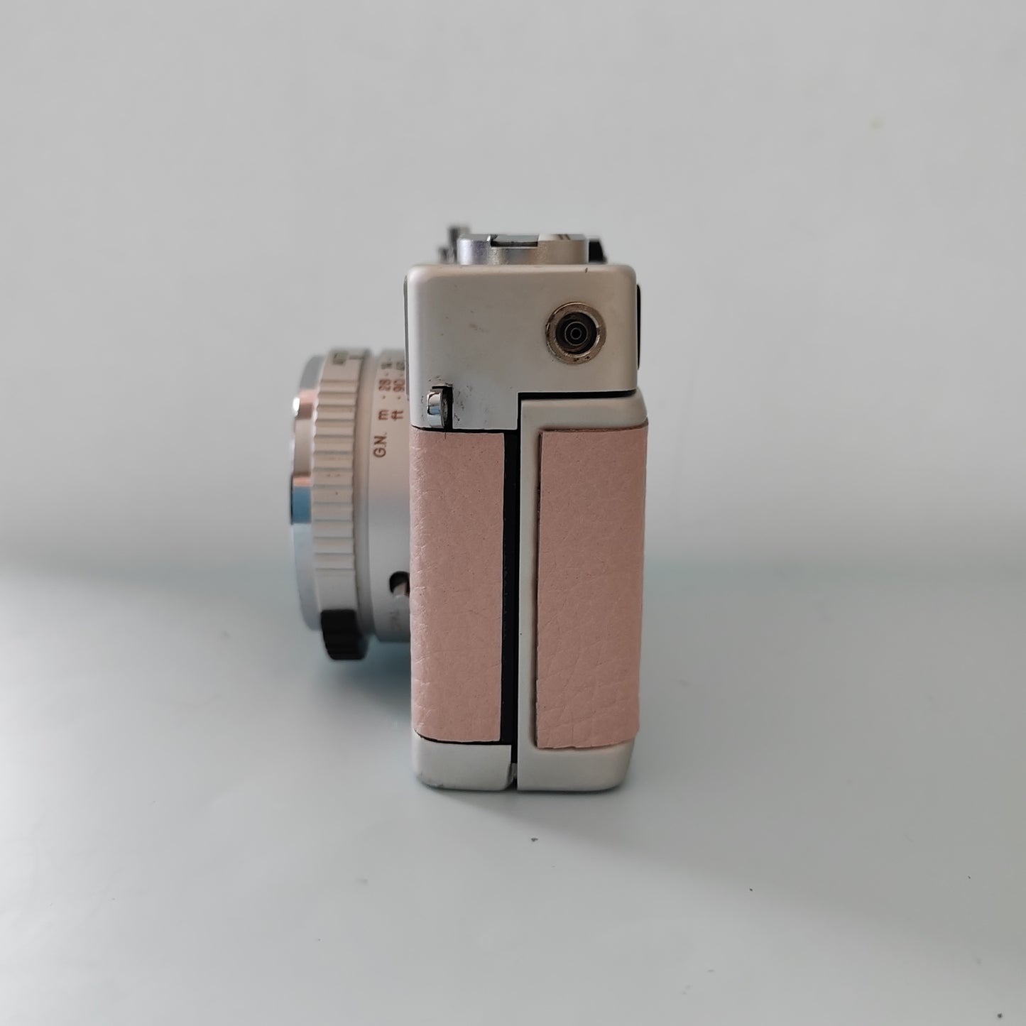 Vintage 35mm Film Camera KONICA C35 | Pale Pink
