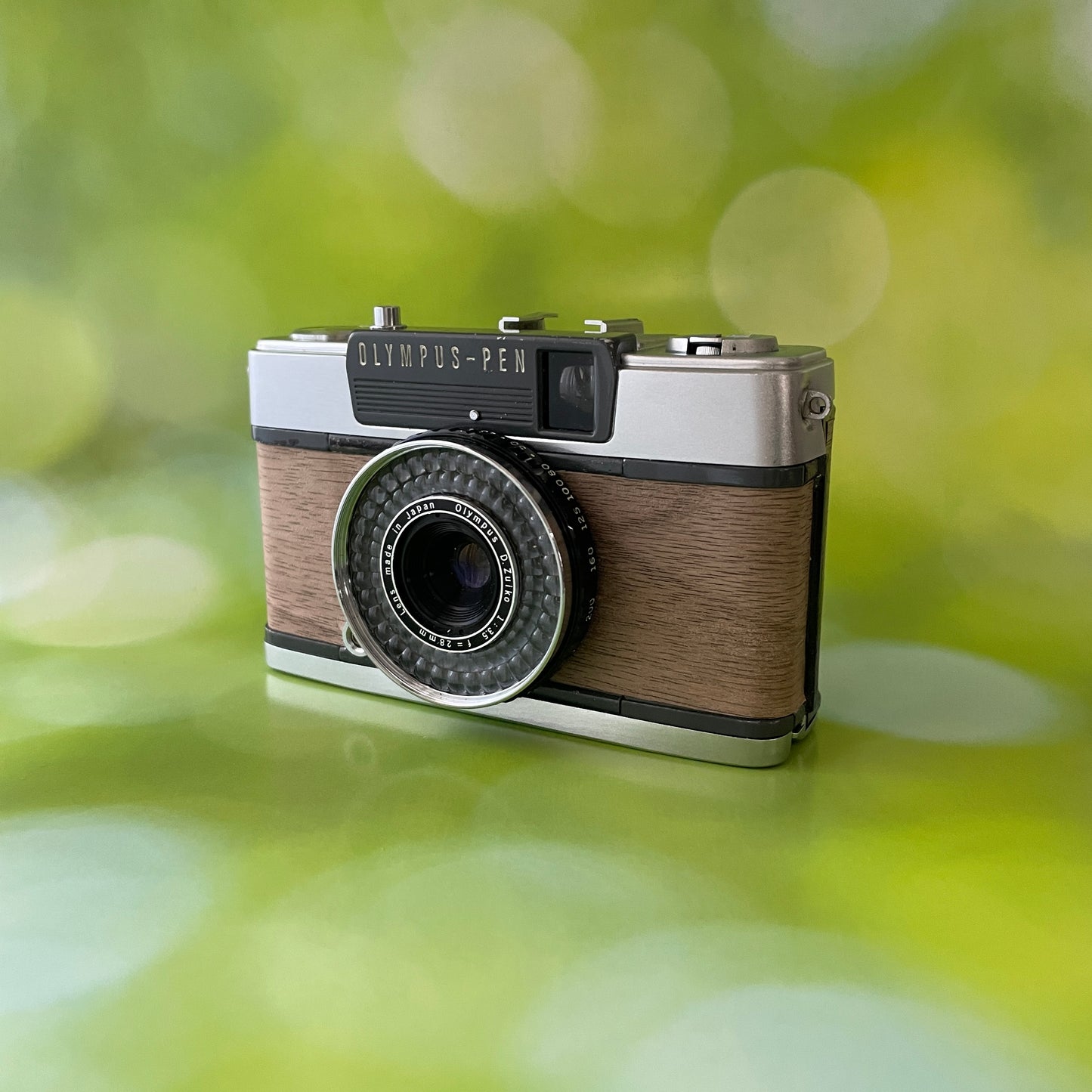 Vintage Film Camera Olympus PEN EE-2 35mm | walnut veneer