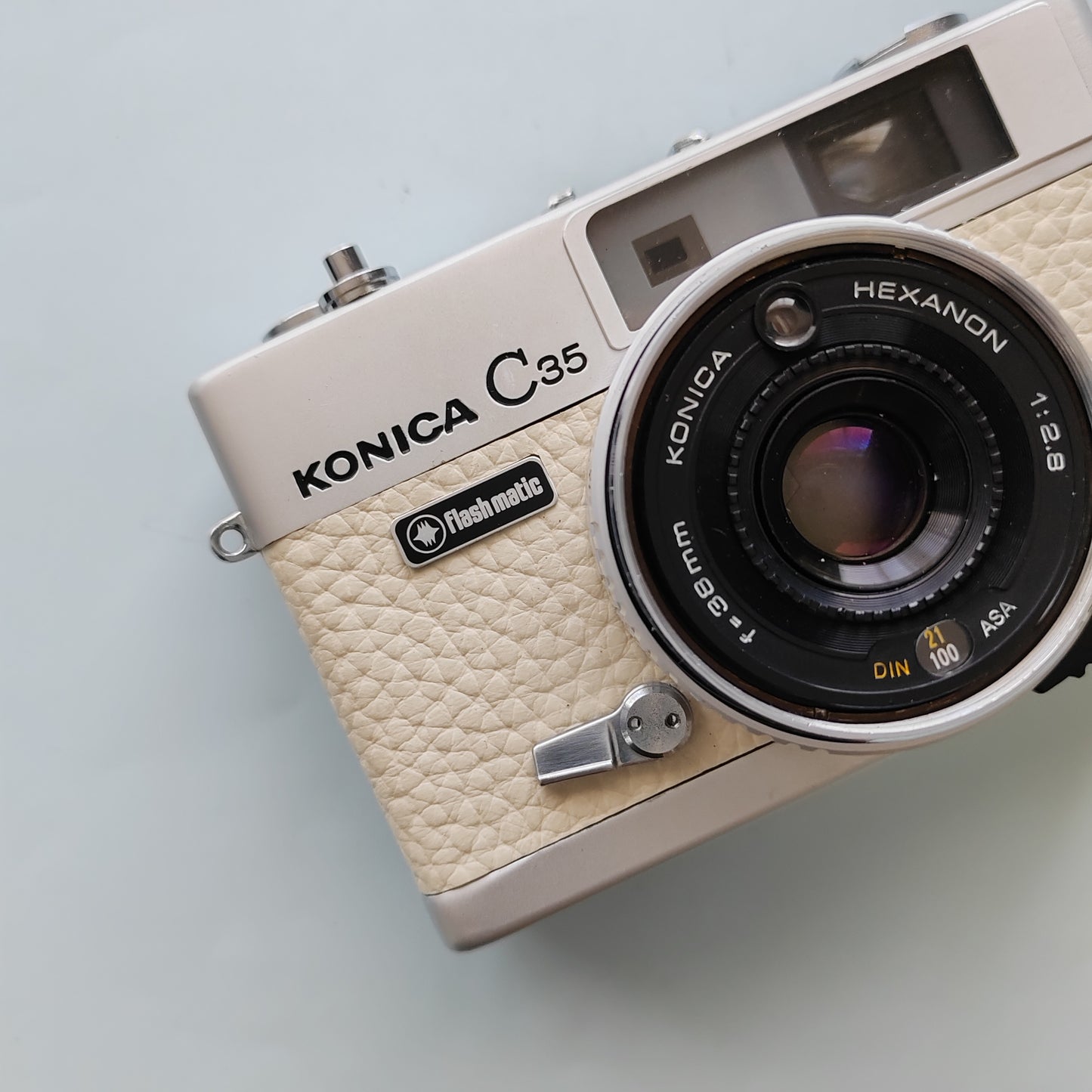 Vintage 35mm Film Camera KONICA C35 | Ivory
