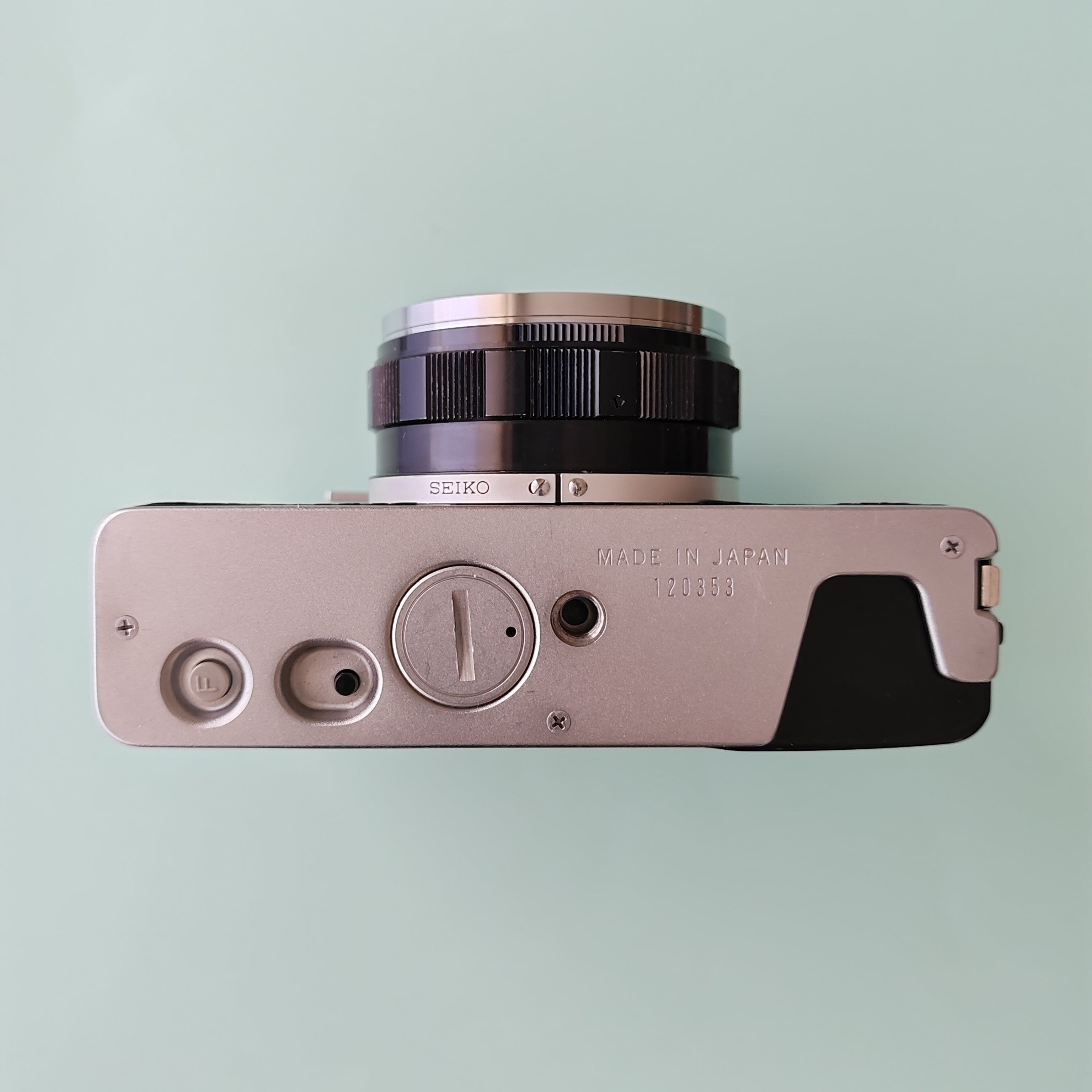 Olympus DC 35 with Midnight Black Leather – Contrail Film Camera