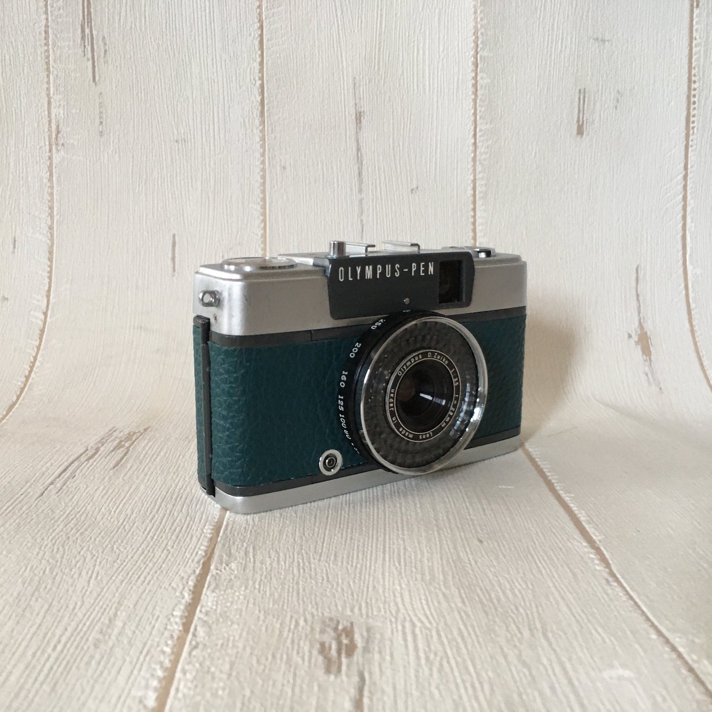 Olympus PEN EE-2 Vintage 35mm Film Camera | Deep Green