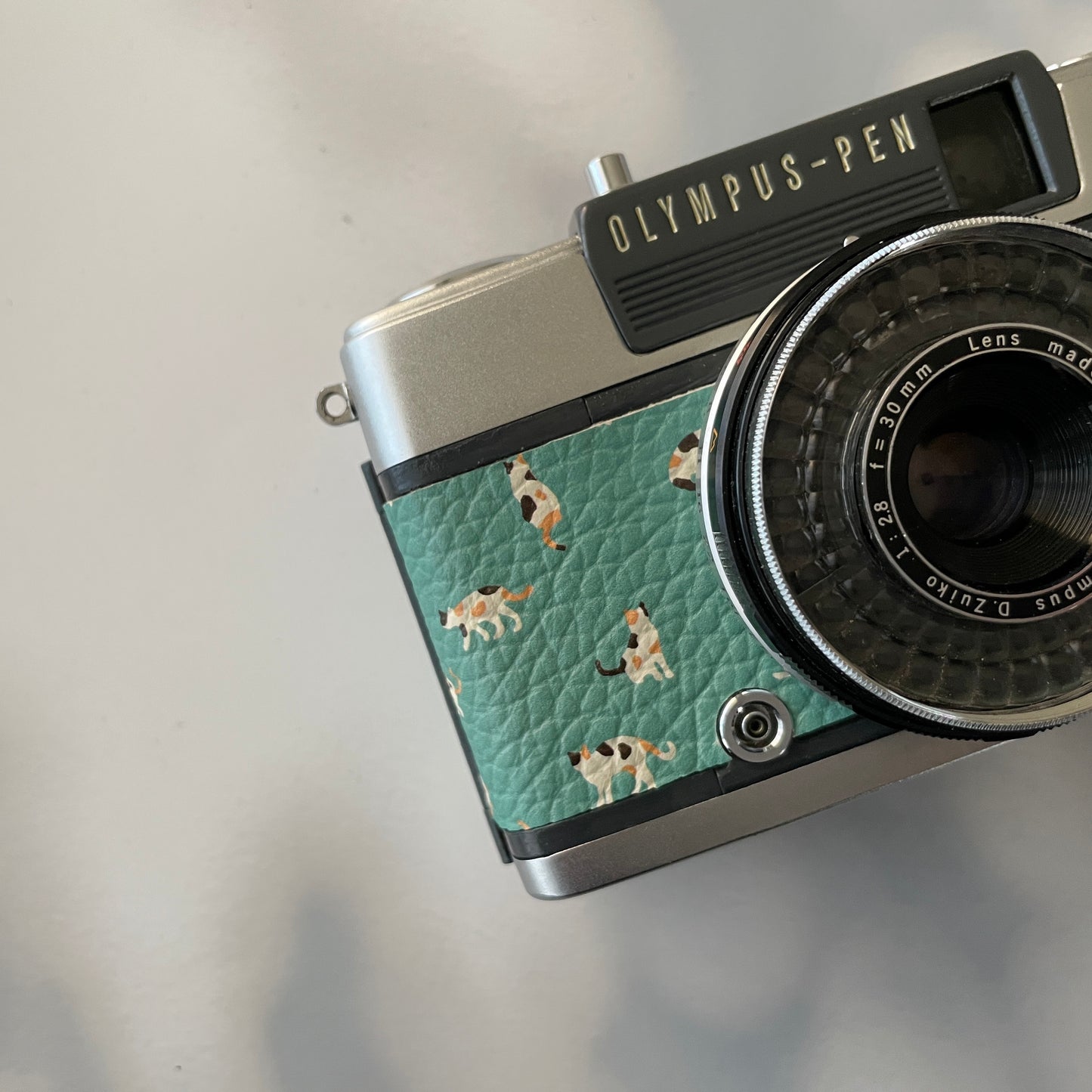 Vintage Film Camera Olympus PEN EES-2 35mm | Green Cat Pattern
