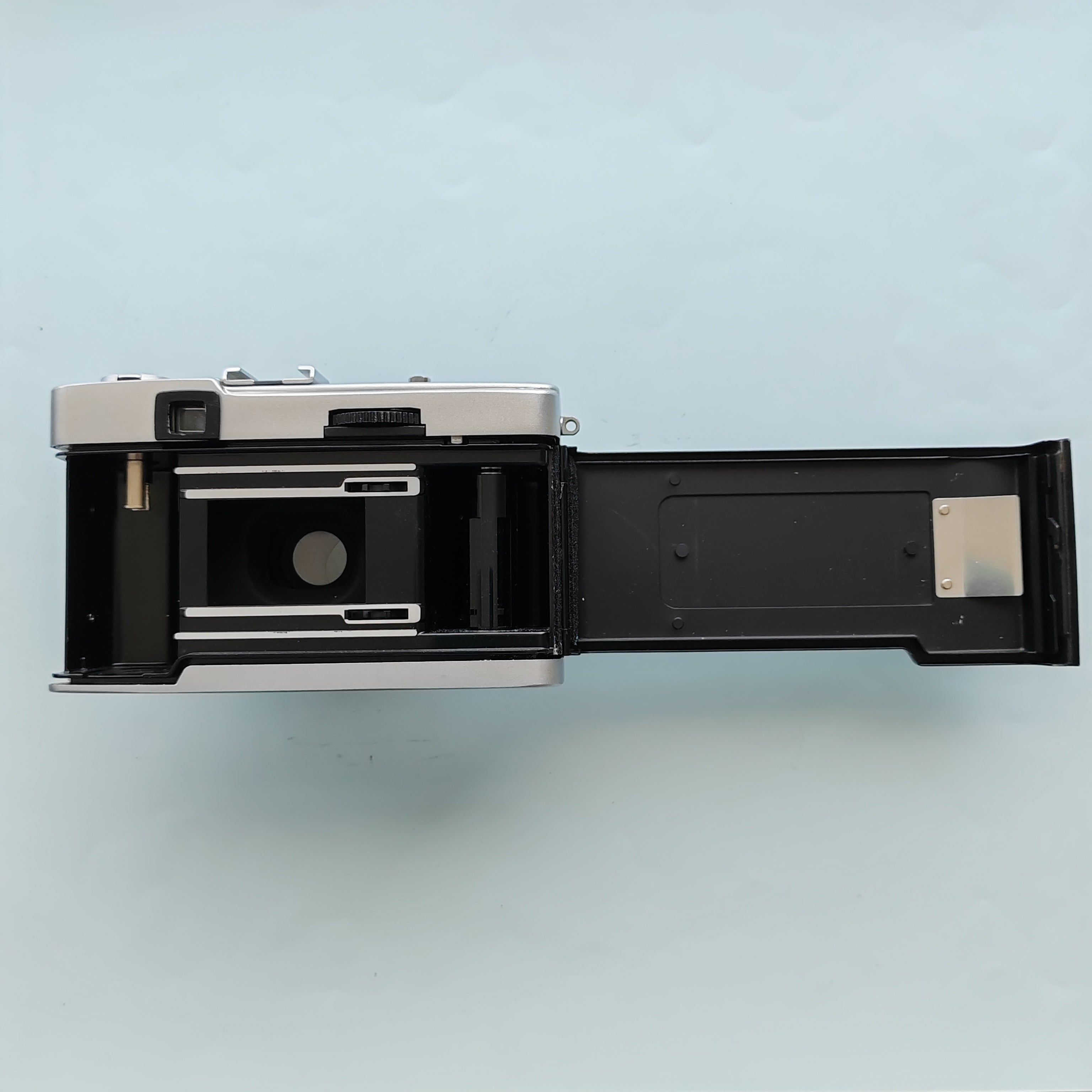 Olympus Trip 35 Vintage 35mm Film Camera | Mustard Yellow