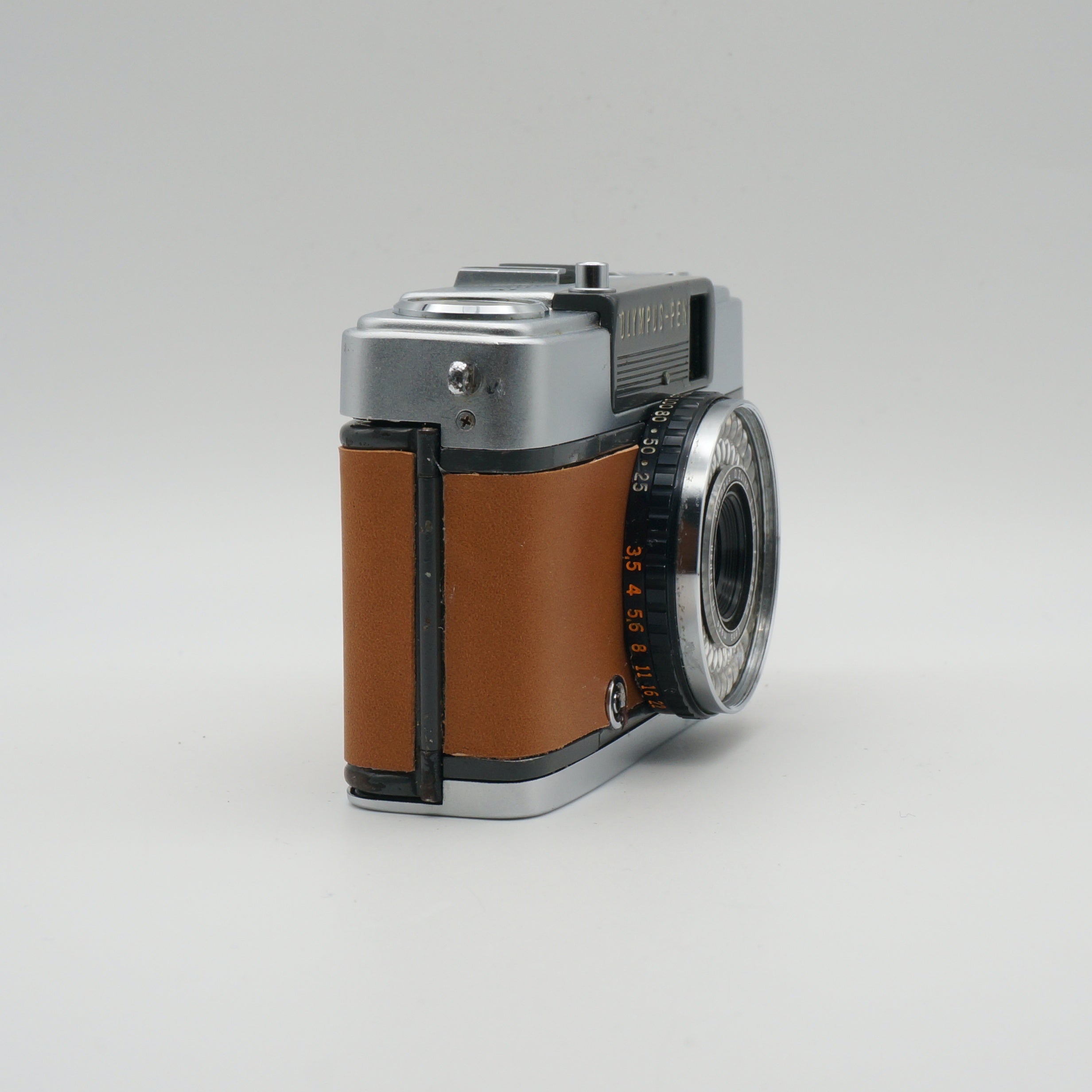 Olympus PEN EE-2 with light brown leatehr – Contrail Camera