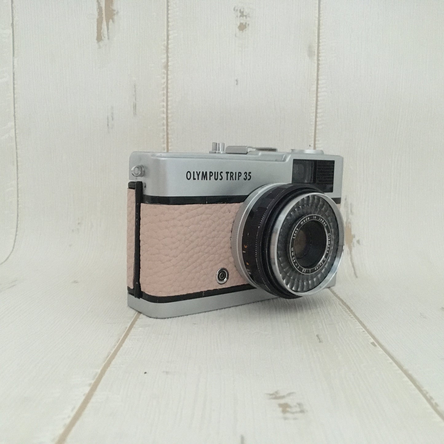 Olympus TRIP35  with pale pink leather