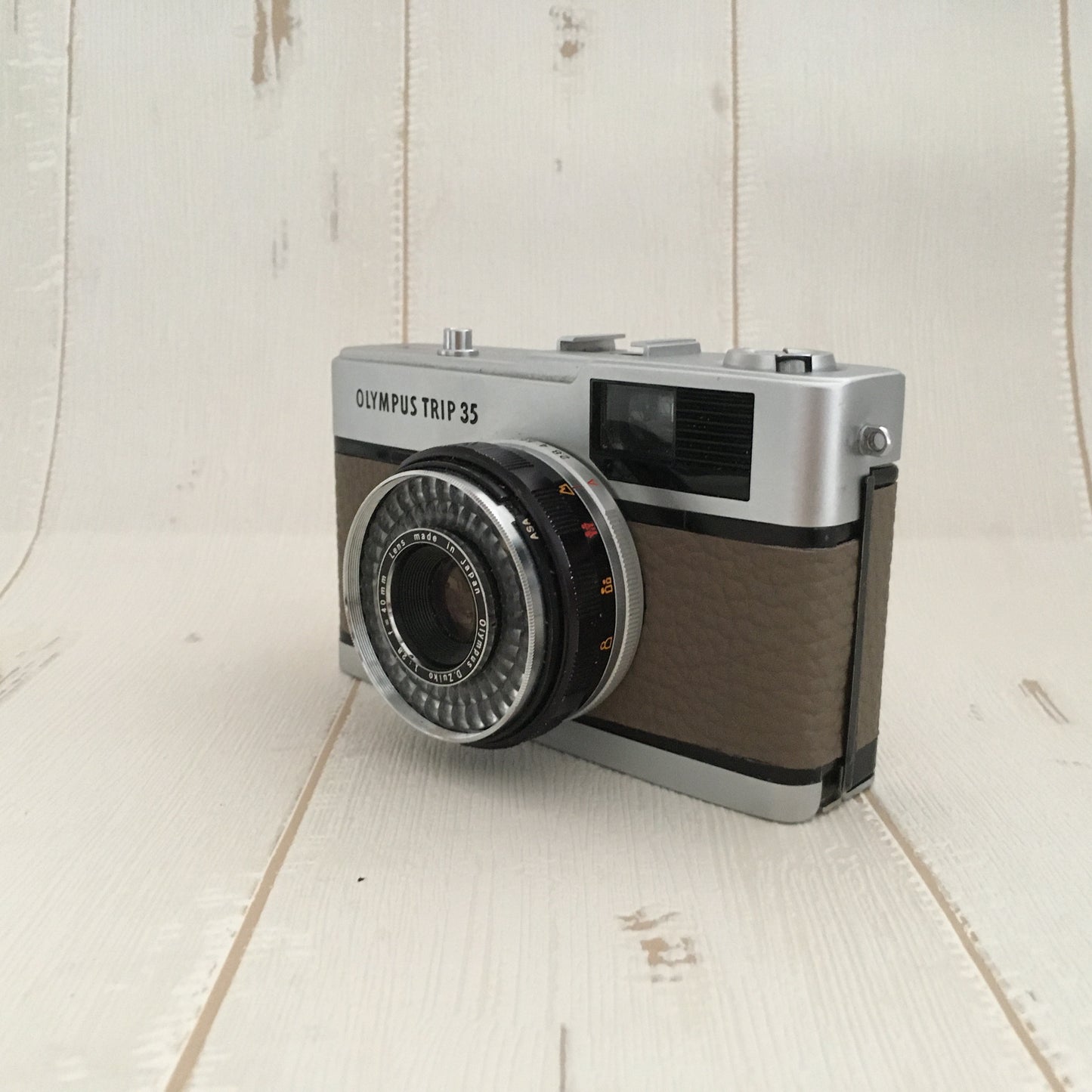 Olympus TRIP35  with fawn leather